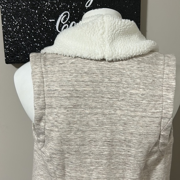 Athleta Apres Anything Vest Sherpa Fleece Jacket Cream Oatmeal Sz XXS - Picture 9 of 12